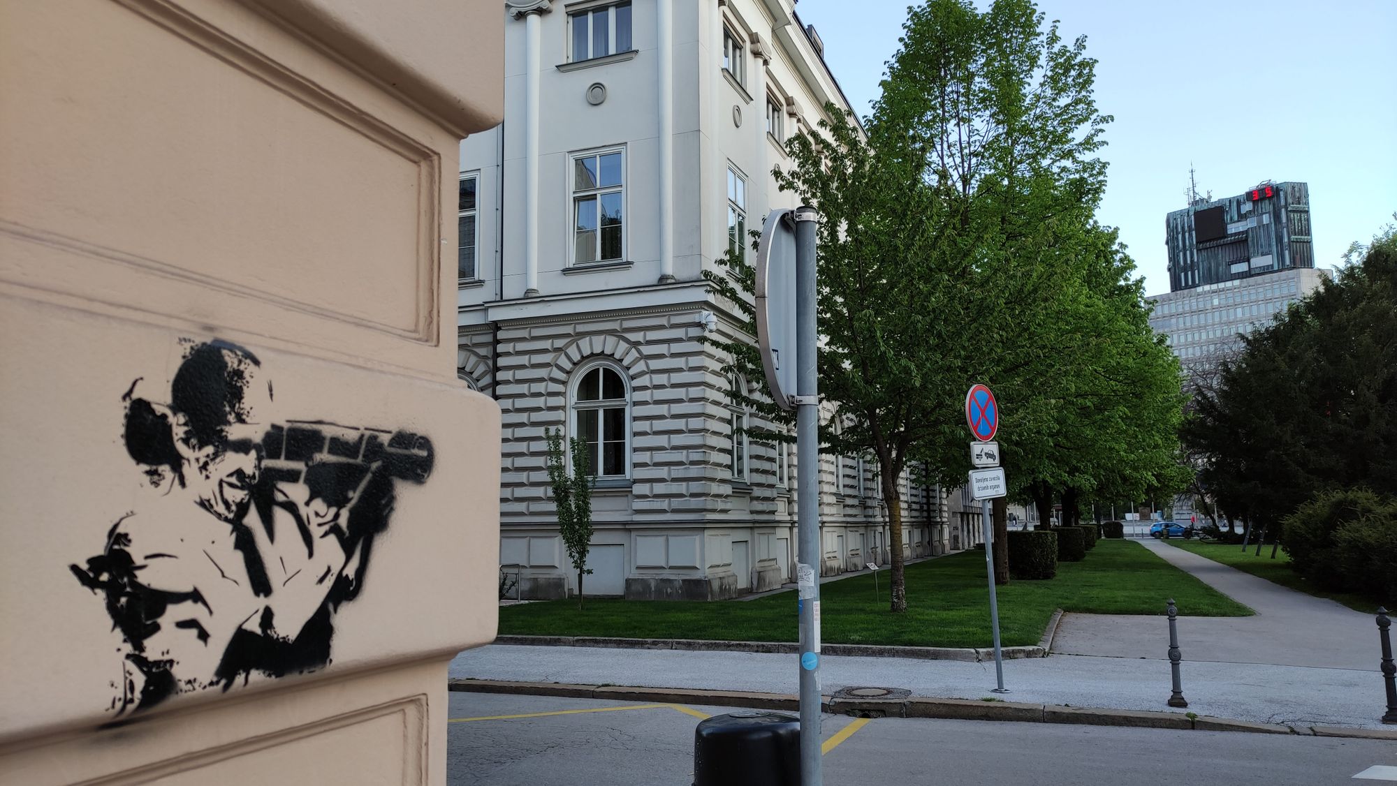 Vzpostavljanje vzvodov za prepoved opozicije bi pomenilo tlakovanje poti v diktaturo